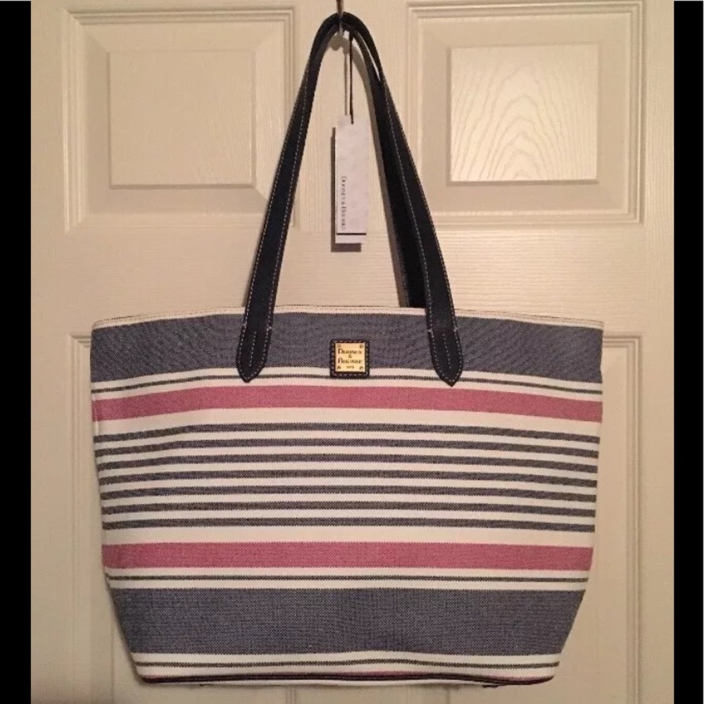 Dooney and Bourke Large Zipper BigTote Bag Shopper